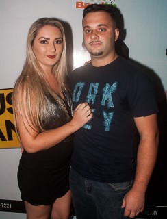 
<a style='margin-left: 5px;' class='btn btn-xs btn-social btn-facebook' href='https://www.facebook.com/sharer/sharer.php?u=https://www.galeramix.com.br/imagem/a67/800-800-90/conteudo/site_galerias/67/annita-petry-galera-mix-37.jpg' rel='popup' data-width='500' data-height='400'><i class='fa fa-facebook'></i>Compartilhar <span class='hidden-xs'>no Facebook</span>
</a> 
<a class='btn btn-default btn-xs' target='_blank' href='imagem/a67/800-800-90/conteudo/site_galerias/67/annita-petry-galera-mix-37.jpg'>
<span class='glyphicon glyphicon-cloud-download'></span> Salvar
</a>
