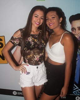 
<a style='margin-left: 5px;' class='btn btn-xs btn-social btn-facebook' href='https://www.facebook.com/sharer/sharer.php?u=https://www.galeramix.com.br/imagem/a67/800-800-90/conteudo/site_galerias/67/annita-petry-galera-mix-53.jpg' rel='popup' data-width='500' data-height='400'><i class='fa fa-facebook'></i>Compartilhar <span class='hidden-xs'>no Facebook</span>
</a> 
<a class='btn btn-default btn-xs' target='_blank' href='imagem/a67/800-800-90/conteudo/site_galerias/67/annita-petry-galera-mix-53.jpg'>
<span class='glyphicon glyphicon-cloud-download'></span> Salvar
</a>
