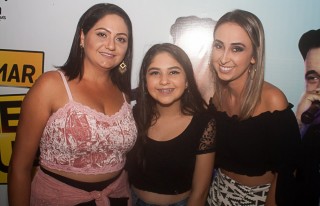 
<a style='margin-left: 5px;' class='btn btn-xs btn-social btn-facebook' href='https://www.facebook.com/sharer/sharer.php?u=https://www.galeramix.com.br/imagem/a67/800-800-90/conteudo/site_galerias/67/annita-petry-galera-mix-72.jpg' rel='popup' data-width='500' data-height='400'><i class='fa fa-facebook'></i>Compartilhar <span class='hidden-xs'>no Facebook</span>
</a> 
<a class='btn btn-default btn-xs' target='_blank' href='imagem/a67/800-800-90/conteudo/site_galerias/67/annita-petry-galera-mix-72.jpg'>
<span class='glyphicon glyphicon-cloud-download'></span> Salvar
</a>
