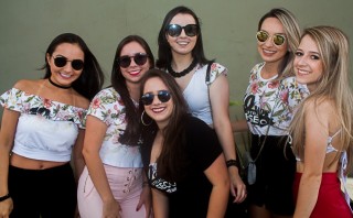 
                                    <a style='margin-left: 5px;' class='btn btn-xs btn-social btn-facebook' href='https://www.facebook.com/sharer/sharer.php?u=https://www.galeramix.com.br/imagem/a68/800-800-90/conteudo/site_galerias/68/000-1-10-costelaco-do-jr-seco-97.jpg' rel='popup' data-width='500' data-height='400'><i class='fa fa-facebook'></i>Compartilhar <span class='hidden-xs'>no Facebook</span>
                                </a> 
                                <a class='btn btn-default btn-xs' target='_blank' href='imagem/a68/800-800-90/conteudo/site_galerias/68/000-1-10-costelaco-do-jr-seco-97.jpg'>
                                    <span class='glyphicon glyphicon-cloud-download'></span> Salvar
                                </a>
                                