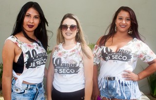 
                            <a style='margin-left: 5px;' class='btn btn-xs btn-social btn-facebook' href='https://www.facebook.com/sharer/sharer.php?u=https://www.galeramix.com.br/imagem/a68/800-800-90/conteudo/site_galerias/68/10-costelaco-do-jr-seco-10.jpg' rel='popup' data-width='500' data-height='400'><i class='fa fa-facebook'></i>Compartilhar <span class='hidden-xs'>no Facebook</span>
                        </a> 
                        <a class='btn btn-default btn-xs' target='_blank' href='imagem/a68/800-800-90/conteudo/site_galerias/68/10-costelaco-do-jr-seco-10.jpg'>
                            <span class='glyphicon glyphicon-cloud-download'></span> Salvar
                        </a>
                        