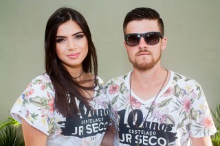 
<a style='margin-left: 5px;' class='btn btn-xs btn-social btn-facebook' href='https://www.facebook.com/sharer/sharer.php?u=https://www.galeramix.com.br/imagem/a68/800-800-90/conteudo/site_galerias/68/10-costelaco-do-jr-seco-109.jpg' rel='popup' data-width='500' data-height='400'><i class='fa fa-facebook'></i>Compartilhar <span class='hidden-xs'>no Facebook</span>
</a> 
<a class='btn btn-default btn-xs' target='_blank' href='imagem/a68/800-800-90/conteudo/site_galerias/68/10-costelaco-do-jr-seco-109.jpg'>
<span class='glyphicon glyphicon-cloud-download'></span> Salvar
</a>
