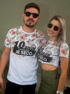 
<a style='margin-left: 5px;' class='btn btn-xs btn-social btn-facebook' href='https://www.facebook.com/sharer/sharer.php?u=https://www.galeramix.com.br/imagem/a68/800-800-90/conteudo/site_galerias/68/10-costelaco-do-jr-seco-122.jpg' rel='popup' data-width='500' data-height='400'><i class='fa fa-facebook'></i>Compartilhar <span class='hidden-xs'>no Facebook</span>
</a> 
<a class='btn btn-default btn-xs' target='_blank' href='imagem/a68/800-800-90/conteudo/site_galerias/68/10-costelaco-do-jr-seco-122.jpg'>
<span class='glyphicon glyphicon-cloud-download'></span> Salvar
</a>
