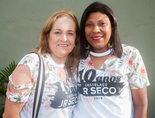 
<a style='margin-left: 5px;' class='btn btn-xs btn-social btn-facebook' href='https://www.facebook.com/sharer/sharer.php?u=https://www.galeramix.com.br/imagem/a68/800-800-90/conteudo/site_galerias/68/10-costelaco-do-jr-seco-123.jpg' rel='popup' data-width='500' data-height='400'><i class='fa fa-facebook'></i>Compartilhar <span class='hidden-xs'>no Facebook</span>
</a> 
<a class='btn btn-default btn-xs' target='_blank' href='imagem/a68/800-800-90/conteudo/site_galerias/68/10-costelaco-do-jr-seco-123.jpg'>
<span class='glyphicon glyphicon-cloud-download'></span> Salvar
</a>
