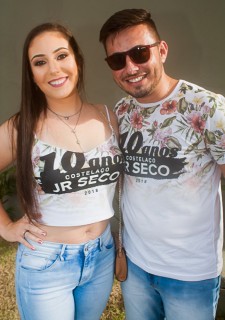 
<a style='margin-left: 5px;' class='btn btn-xs btn-social btn-facebook' href='https://www.facebook.com/sharer/sharer.php?u=https://www.galeramix.com.br/imagem/a68/800-800-90/conteudo/site_galerias/68/10-costelaco-do-jr-seco-124.jpg' rel='popup' data-width='500' data-height='400'><i class='fa fa-facebook'></i>Compartilhar <span class='hidden-xs'>no Facebook</span>
</a> 
<a class='btn btn-default btn-xs' target='_blank' href='imagem/a68/800-800-90/conteudo/site_galerias/68/10-costelaco-do-jr-seco-124.jpg'>
<span class='glyphicon glyphicon-cloud-download'></span> Salvar
</a>
