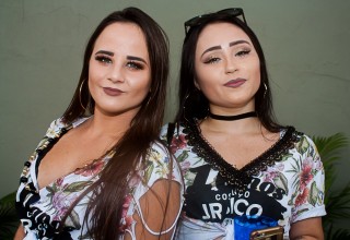 
<a style='margin-left: 5px;' class='btn btn-xs btn-social btn-facebook' href='https://www.facebook.com/sharer/sharer.php?u=https://www.galeramix.com.br/imagem/a68/800-800-90/conteudo/site_galerias/68/10-costelaco-do-jr-seco-125.jpg' rel='popup' data-width='500' data-height='400'><i class='fa fa-facebook'></i>Compartilhar <span class='hidden-xs'>no Facebook</span>
</a> 
<a class='btn btn-default btn-xs' target='_blank' href='imagem/a68/800-800-90/conteudo/site_galerias/68/10-costelaco-do-jr-seco-125.jpg'>
<span class='glyphicon glyphicon-cloud-download'></span> Salvar
</a>
