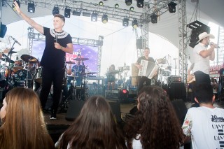 
<a style='margin-left: 5px;' class='btn btn-xs btn-social btn-facebook' href='https://www.facebook.com/sharer/sharer.php?u=https://www.galeramix.com.br/imagem/a68/800-800-90/conteudo/site_galerias/68/10-costelaco-do-jr-seco-131.jpg' rel='popup' data-width='500' data-height='400'><i class='fa fa-facebook'></i>Compartilhar <span class='hidden-xs'>no Facebook</span>
</a> 
<a class='btn btn-default btn-xs' target='_blank' href='imagem/a68/800-800-90/conteudo/site_galerias/68/10-costelaco-do-jr-seco-131.jpg'>
<span class='glyphicon glyphicon-cloud-download'></span> Salvar
</a>
