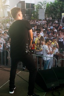 
<a style='margin-left: 5px;' class='btn btn-xs btn-social btn-facebook' href='https://www.facebook.com/sharer/sharer.php?u=https://www.galeramix.com.br/imagem/a68/800-800-90/conteudo/site_galerias/68/10-costelaco-do-jr-seco-135.jpg' rel='popup' data-width='500' data-height='400'><i class='fa fa-facebook'></i>Compartilhar <span class='hidden-xs'>no Facebook</span>
</a> 
<a class='btn btn-default btn-xs' target='_blank' href='imagem/a68/800-800-90/conteudo/site_galerias/68/10-costelaco-do-jr-seco-135.jpg'>
<span class='glyphicon glyphicon-cloud-download'></span> Salvar
</a>
