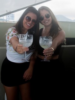 
<a style='margin-left: 5px;' class='btn btn-xs btn-social btn-facebook' href='https://www.facebook.com/sharer/sharer.php?u=https://www.galeramix.com.br/imagem/a68/800-800-90/conteudo/site_galerias/68/10-costelaco-do-jr-seco-143.jpg' rel='popup' data-width='500' data-height='400'><i class='fa fa-facebook'></i>Compartilhar <span class='hidden-xs'>no Facebook</span>
</a> 
<a class='btn btn-default btn-xs' target='_blank' href='imagem/a68/800-800-90/conteudo/site_galerias/68/10-costelaco-do-jr-seco-143.jpg'>
<span class='glyphicon glyphicon-cloud-download'></span> Salvar
</a>
