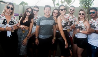 
<a style='margin-left: 5px;' class='btn btn-xs btn-social btn-facebook' href='https://www.facebook.com/sharer/sharer.php?u=https://www.galeramix.com.br/imagem/a68/800-800-90/conteudo/site_galerias/68/10-costelaco-do-jr-seco-145.jpg' rel='popup' data-width='500' data-height='400'><i class='fa fa-facebook'></i>Compartilhar <span class='hidden-xs'>no Facebook</span>
</a> 
<a class='btn btn-default btn-xs' target='_blank' href='imagem/a68/800-800-90/conteudo/site_galerias/68/10-costelaco-do-jr-seco-145.jpg'>
<span class='glyphicon glyphicon-cloud-download'></span> Salvar
</a>
