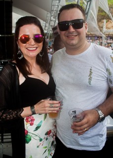 
<a style='margin-left: 5px;' class='btn btn-xs btn-social btn-facebook' href='https://www.facebook.com/sharer/sharer.php?u=https://www.galeramix.com.br/imagem/a68/800-800-90/conteudo/site_galerias/68/10-costelaco-do-jr-seco-148.jpg' rel='popup' data-width='500' data-height='400'><i class='fa fa-facebook'></i>Compartilhar <span class='hidden-xs'>no Facebook</span>
</a> 
<a class='btn btn-default btn-xs' target='_blank' href='imagem/a68/800-800-90/conteudo/site_galerias/68/10-costelaco-do-jr-seco-148.jpg'>
<span class='glyphicon glyphicon-cloud-download'></span> Salvar
</a>
