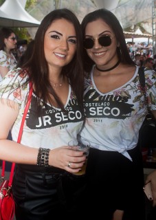 
<a style='margin-left: 5px;' class='btn btn-xs btn-social btn-facebook' href='https://www.facebook.com/sharer/sharer.php?u=https://www.galeramix.com.br/imagem/a68/800-800-90/conteudo/site_galerias/68/10-costelaco-do-jr-seco-149.jpg' rel='popup' data-width='500' data-height='400'><i class='fa fa-facebook'></i>Compartilhar <span class='hidden-xs'>no Facebook</span>
</a> 
<a class='btn btn-default btn-xs' target='_blank' href='imagem/a68/800-800-90/conteudo/site_galerias/68/10-costelaco-do-jr-seco-149.jpg'>
<span class='glyphicon glyphicon-cloud-download'></span> Salvar
</a>
