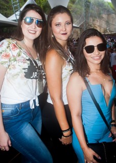 
<a style='margin-left: 5px;' class='btn btn-xs btn-social btn-facebook' href='https://www.facebook.com/sharer/sharer.php?u=https://www.galeramix.com.br/imagem/a68/800-800-90/conteudo/site_galerias/68/10-costelaco-do-jr-seco-154.jpg' rel='popup' data-width='500' data-height='400'><i class='fa fa-facebook'></i>Compartilhar <span class='hidden-xs'>no Facebook</span>
</a> 
<a class='btn btn-default btn-xs' target='_blank' href='imagem/a68/800-800-90/conteudo/site_galerias/68/10-costelaco-do-jr-seco-154.jpg'>
<span class='glyphicon glyphicon-cloud-download'></span> Salvar
</a>
