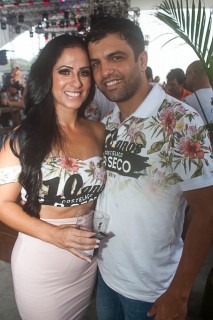 
<a style='margin-left: 5px;' class='btn btn-xs btn-social btn-facebook' href='https://www.facebook.com/sharer/sharer.php?u=https://www.galeramix.com.br/imagem/a68/800-800-90/conteudo/site_galerias/68/10-costelaco-do-jr-seco-156.jpg' rel='popup' data-width='500' data-height='400'><i class='fa fa-facebook'></i>Compartilhar <span class='hidden-xs'>no Facebook</span>
</a> 
<a class='btn btn-default btn-xs' target='_blank' href='imagem/a68/800-800-90/conteudo/site_galerias/68/10-costelaco-do-jr-seco-156.jpg'>
<span class='glyphicon glyphicon-cloud-download'></span> Salvar
</a>
