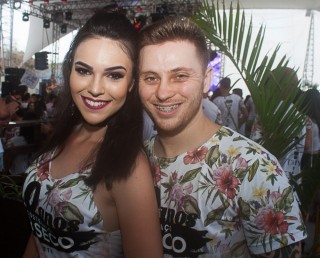 
<a style='margin-left: 5px;' class='btn btn-xs btn-social btn-facebook' href='https://www.facebook.com/sharer/sharer.php?u=https://www.galeramix.com.br/imagem/a68/800-800-90/conteudo/site_galerias/68/10-costelaco-do-jr-seco-157.jpg' rel='popup' data-width='500' data-height='400'><i class='fa fa-facebook'></i>Compartilhar <span class='hidden-xs'>no Facebook</span>
</a> 
<a class='btn btn-default btn-xs' target='_blank' href='imagem/a68/800-800-90/conteudo/site_galerias/68/10-costelaco-do-jr-seco-157.jpg'>
<span class='glyphicon glyphicon-cloud-download'></span> Salvar
</a>
