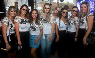 
<a style='margin-left: 5px;' class='btn btn-xs btn-social btn-facebook' href='https://www.facebook.com/sharer/sharer.php?u=https://www.galeramix.com.br/imagem/a68/800-800-90/conteudo/site_galerias/68/10-costelaco-do-jr-seco-158.jpg' rel='popup' data-width='500' data-height='400'><i class='fa fa-facebook'></i>Compartilhar <span class='hidden-xs'>no Facebook</span>
</a> 
<a class='btn btn-default btn-xs' target='_blank' href='imagem/a68/800-800-90/conteudo/site_galerias/68/10-costelaco-do-jr-seco-158.jpg'>
<span class='glyphicon glyphicon-cloud-download'></span> Salvar
</a>
