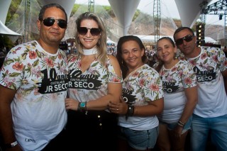 
<a style='margin-left: 5px;' class='btn btn-xs btn-social btn-facebook' href='https://www.facebook.com/sharer/sharer.php?u=https://www.galeramix.com.br/imagem/a68/800-800-90/conteudo/site_galerias/68/10-costelaco-do-jr-seco-161.jpg' rel='popup' data-width='500' data-height='400'><i class='fa fa-facebook'></i>Compartilhar <span class='hidden-xs'>no Facebook</span>
</a> 
<a class='btn btn-default btn-xs' target='_blank' href='imagem/a68/800-800-90/conteudo/site_galerias/68/10-costelaco-do-jr-seco-161.jpg'>
<span class='glyphicon glyphicon-cloud-download'></span> Salvar
</a>
