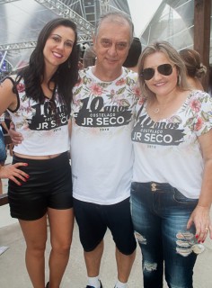 
<a style='margin-left: 5px;' class='btn btn-xs btn-social btn-facebook' href='https://www.facebook.com/sharer/sharer.php?u=https://www.galeramix.com.br/imagem/a68/800-800-90/conteudo/site_galerias/68/10-costelaco-do-jr-seco-165.jpg' rel='popup' data-width='500' data-height='400'><i class='fa fa-facebook'></i>Compartilhar <span class='hidden-xs'>no Facebook</span>
</a> 
<a class='btn btn-default btn-xs' target='_blank' href='imagem/a68/800-800-90/conteudo/site_galerias/68/10-costelaco-do-jr-seco-165.jpg'>
<span class='glyphicon glyphicon-cloud-download'></span> Salvar
</a>
