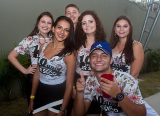 
<a style='margin-left: 5px;' class='btn btn-xs btn-social btn-facebook' href='https://www.facebook.com/sharer/sharer.php?u=https://www.galeramix.com.br/imagem/a68/800-800-90/conteudo/site_galerias/68/10-costelaco-do-jr-seco-181.jpg' rel='popup' data-width='500' data-height='400'><i class='fa fa-facebook'></i>Compartilhar <span class='hidden-xs'>no Facebook</span>
</a> 
<a class='btn btn-default btn-xs' target='_blank' href='imagem/a68/800-800-90/conteudo/site_galerias/68/10-costelaco-do-jr-seco-181.jpg'>
<span class='glyphicon glyphicon-cloud-download'></span> Salvar
</a>
