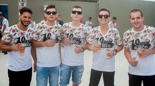 
<a style='margin-left: 5px;' class='btn btn-xs btn-social btn-facebook' href='https://www.facebook.com/sharer/sharer.php?u=https://www.galeramix.com.br/imagem/a68/800-800-90/conteudo/site_galerias/68/10-costelaco-do-jr-seco-184.jpg' rel='popup' data-width='500' data-height='400'><i class='fa fa-facebook'></i>Compartilhar <span class='hidden-xs'>no Facebook</span>
</a> 
<a class='btn btn-default btn-xs' target='_blank' href='imagem/a68/800-800-90/conteudo/site_galerias/68/10-costelaco-do-jr-seco-184.jpg'>
<span class='glyphicon glyphicon-cloud-download'></span> Salvar
</a>
