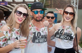 
<a style='margin-left: 5px;' class='btn btn-xs btn-social btn-facebook' href='https://www.facebook.com/sharer/sharer.php?u=https://www.galeramix.com.br/imagem/a68/800-800-90/conteudo/site_galerias/68/10-costelaco-do-jr-seco-185.jpg' rel='popup' data-width='500' data-height='400'><i class='fa fa-facebook'></i>Compartilhar <span class='hidden-xs'>no Facebook</span>
</a> 
<a class='btn btn-default btn-xs' target='_blank' href='imagem/a68/800-800-90/conteudo/site_galerias/68/10-costelaco-do-jr-seco-185.jpg'>
<span class='glyphicon glyphicon-cloud-download'></span> Salvar
</a>
