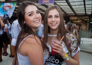 
<a style='margin-left: 5px;' class='btn btn-xs btn-social btn-facebook' href='https://www.facebook.com/sharer/sharer.php?u=https://www.galeramix.com.br/imagem/a68/800-800-90/conteudo/site_galerias/68/10-costelaco-do-jr-seco-189.jpg' rel='popup' data-width='500' data-height='400'><i class='fa fa-facebook'></i>Compartilhar <span class='hidden-xs'>no Facebook</span>
</a> 
<a class='btn btn-default btn-xs' target='_blank' href='imagem/a68/800-800-90/conteudo/site_galerias/68/10-costelaco-do-jr-seco-189.jpg'>
<span class='glyphicon glyphicon-cloud-download'></span> Salvar
</a>
