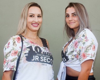 
<a style='margin-left: 5px;' class='btn btn-xs btn-social btn-facebook' href='https://www.facebook.com/sharer/sharer.php?u=https://www.galeramix.com.br/imagem/a68/800-800-90/conteudo/site_galerias/68/10-costelaco-do-jr-seco-19.jpg' rel='popup' data-width='500' data-height='400'><i class='fa fa-facebook'></i>Compartilhar <span class='hidden-xs'>no Facebook</span>
</a> 
<a class='btn btn-default btn-xs' target='_blank' href='imagem/a68/800-800-90/conteudo/site_galerias/68/10-costelaco-do-jr-seco-19.jpg'>
<span class='glyphicon glyphicon-cloud-download'></span> Salvar
</a>
