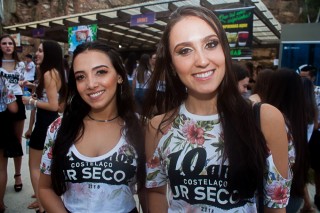 
<a style='margin-left: 5px;' class='btn btn-xs btn-social btn-facebook' href='https://www.facebook.com/sharer/sharer.php?u=https://www.galeramix.com.br/imagem/a68/800-800-90/conteudo/site_galerias/68/10-costelaco-do-jr-seco-191.jpg' rel='popup' data-width='500' data-height='400'><i class='fa fa-facebook'></i>Compartilhar <span class='hidden-xs'>no Facebook</span>
</a> 
<a class='btn btn-default btn-xs' target='_blank' href='imagem/a68/800-800-90/conteudo/site_galerias/68/10-costelaco-do-jr-seco-191.jpg'>
<span class='glyphicon glyphicon-cloud-download'></span> Salvar
</a>
