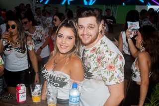 
<a style='margin-left: 5px;' class='btn btn-xs btn-social btn-facebook' href='https://www.facebook.com/sharer/sharer.php?u=https://www.galeramix.com.br/imagem/a68/800-800-90/conteudo/site_galerias/68/10-costelaco-do-jr-seco-207.jpg' rel='popup' data-width='500' data-height='400'><i class='fa fa-facebook'></i>Compartilhar <span class='hidden-xs'>no Facebook</span>
</a> 
<a class='btn btn-default btn-xs' target='_blank' href='imagem/a68/800-800-90/conteudo/site_galerias/68/10-costelaco-do-jr-seco-207.jpg'>
<span class='glyphicon glyphicon-cloud-download'></span> Salvar
</a>
