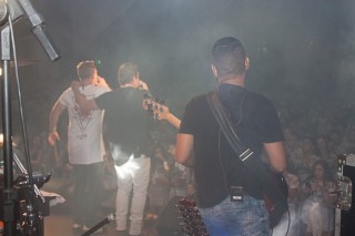 
<a style='margin-left: 5px;' class='btn btn-xs btn-social btn-facebook' href='https://www.facebook.com/sharer/sharer.php?u=https://www.galeramix.com.br/imagem/a68/800-800-90/conteudo/site_galerias/68/10-costelaco-do-jr-seco-220.jpg' rel='popup' data-width='500' data-height='400'><i class='fa fa-facebook'></i>Compartilhar <span class='hidden-xs'>no Facebook</span>
</a> 
<a class='btn btn-default btn-xs' target='_blank' href='imagem/a68/800-800-90/conteudo/site_galerias/68/10-costelaco-do-jr-seco-220.jpg'>
<span class='glyphicon glyphicon-cloud-download'></span> Salvar
</a>
