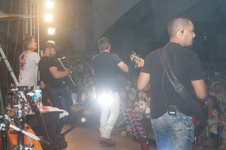 
<a style='margin-left: 5px;' class='btn btn-xs btn-social btn-facebook' href='https://www.facebook.com/sharer/sharer.php?u=https://www.galeramix.com.br/imagem/a68/800-800-90/conteudo/site_galerias/68/10-costelaco-do-jr-seco-221.jpg' rel='popup' data-width='500' data-height='400'><i class='fa fa-facebook'></i>Compartilhar <span class='hidden-xs'>no Facebook</span>
</a> 
<a class='btn btn-default btn-xs' target='_blank' href='imagem/a68/800-800-90/conteudo/site_galerias/68/10-costelaco-do-jr-seco-221.jpg'>
<span class='glyphicon glyphicon-cloud-download'></span> Salvar
</a>
