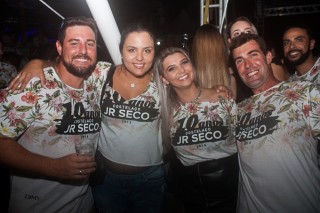 
<a style='margin-left: 5px;' class='btn btn-xs btn-social btn-facebook' href='https://www.facebook.com/sharer/sharer.php?u=https://www.galeramix.com.br/imagem/a68/800-800-90/conteudo/site_galerias/68/10-costelaco-do-jr-seco-239.jpg' rel='popup' data-width='500' data-height='400'><i class='fa fa-facebook'></i>Compartilhar <span class='hidden-xs'>no Facebook</span>
</a> 
<a class='btn btn-default btn-xs' target='_blank' href='imagem/a68/800-800-90/conteudo/site_galerias/68/10-costelaco-do-jr-seco-239.jpg'>
<span class='glyphicon glyphicon-cloud-download'></span> Salvar
</a>
