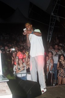 
<a style='margin-left: 5px;' class='btn btn-xs btn-social btn-facebook' href='https://www.facebook.com/sharer/sharer.php?u=https://www.galeramix.com.br/imagem/a68/800-800-90/conteudo/site_galerias/68/10-costelaco-do-jr-seco-251.jpg' rel='popup' data-width='500' data-height='400'><i class='fa fa-facebook'></i>Compartilhar <span class='hidden-xs'>no Facebook</span>
</a> 
<a class='btn btn-default btn-xs' target='_blank' href='imagem/a68/800-800-90/conteudo/site_galerias/68/10-costelaco-do-jr-seco-251.jpg'>
<span class='glyphicon glyphicon-cloud-download'></span> Salvar
</a>
