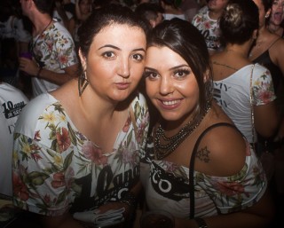 
<a style='margin-left: 5px;' class='btn btn-xs btn-social btn-facebook' href='https://www.facebook.com/sharer/sharer.php?u=https://www.galeramix.com.br/imagem/a68/800-800-90/conteudo/site_galerias/68/10-costelaco-do-jr-seco-252.jpg' rel='popup' data-width='500' data-height='400'><i class='fa fa-facebook'></i>Compartilhar <span class='hidden-xs'>no Facebook</span>
</a> 
<a class='btn btn-default btn-xs' target='_blank' href='imagem/a68/800-800-90/conteudo/site_galerias/68/10-costelaco-do-jr-seco-252.jpg'>
<span class='glyphicon glyphicon-cloud-download'></span> Salvar
</a>
