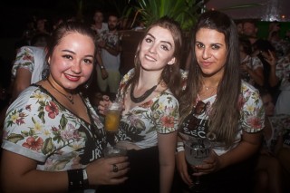 
<a style='margin-left: 5px;' class='btn btn-xs btn-social btn-facebook' href='https://www.facebook.com/sharer/sharer.php?u=https://www.galeramix.com.br/imagem/a68/800-800-90/conteudo/site_galerias/68/10-costelaco-do-jr-seco-255.jpg' rel='popup' data-width='500' data-height='400'><i class='fa fa-facebook'></i>Compartilhar <span class='hidden-xs'>no Facebook</span>
</a> 
<a class='btn btn-default btn-xs' target='_blank' href='imagem/a68/800-800-90/conteudo/site_galerias/68/10-costelaco-do-jr-seco-255.jpg'>
<span class='glyphicon glyphicon-cloud-download'></span> Salvar
</a>
