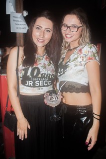 
<a style='margin-left: 5px;' class='btn btn-xs btn-social btn-facebook' href='https://www.facebook.com/sharer/sharer.php?u=https://www.galeramix.com.br/imagem/a68/800-800-90/conteudo/site_galerias/68/10-costelaco-do-jr-seco-257.jpg' rel='popup' data-width='500' data-height='400'><i class='fa fa-facebook'></i>Compartilhar <span class='hidden-xs'>no Facebook</span>
</a> 
<a class='btn btn-default btn-xs' target='_blank' href='imagem/a68/800-800-90/conteudo/site_galerias/68/10-costelaco-do-jr-seco-257.jpg'>
<span class='glyphicon glyphicon-cloud-download'></span> Salvar
</a>
