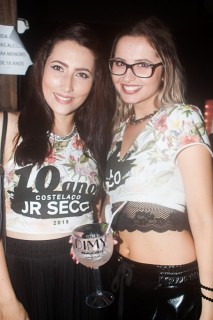 
<a style='margin-left: 5px;' class='btn btn-xs btn-social btn-facebook' href='https://www.facebook.com/sharer/sharer.php?u=https://www.galeramix.com.br/imagem/a68/800-800-90/conteudo/site_galerias/68/10-costelaco-do-jr-seco-258.jpg' rel='popup' data-width='500' data-height='400'><i class='fa fa-facebook'></i>Compartilhar <span class='hidden-xs'>no Facebook</span>
</a> 
<a class='btn btn-default btn-xs' target='_blank' href='imagem/a68/800-800-90/conteudo/site_galerias/68/10-costelaco-do-jr-seco-258.jpg'>
<span class='glyphicon glyphicon-cloud-download'></span> Salvar
</a>
