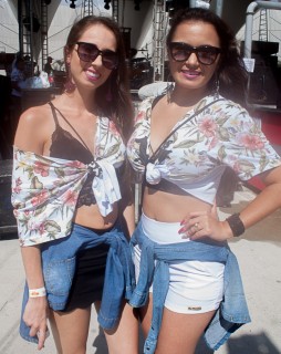 
<a style='margin-left: 5px;' class='btn btn-xs btn-social btn-facebook' href='https://www.facebook.com/sharer/sharer.php?u=https://www.galeramix.com.br/imagem/a68/800-800-90/conteudo/site_galerias/68/10-costelaco-do-jr-seco-3.jpg' rel='popup' data-width='500' data-height='400'><i class='fa fa-facebook'></i>Compartilhar <span class='hidden-xs'>no Facebook</span>
</a> 
<a class='btn btn-default btn-xs' target='_blank' href='imagem/a68/800-800-90/conteudo/site_galerias/68/10-costelaco-do-jr-seco-3.jpg'>
<span class='glyphicon glyphicon-cloud-download'></span> Salvar
</a>
