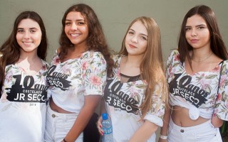 
<a style='margin-left: 5px;' class='btn btn-xs btn-social btn-facebook' href='https://www.facebook.com/sharer/sharer.php?u=https://www.galeramix.com.br/imagem/a68/800-800-90/conteudo/site_galerias/68/10-costelaco-do-jr-seco-44.jpg' rel='popup' data-width='500' data-height='400'><i class='fa fa-facebook'></i>Compartilhar <span class='hidden-xs'>no Facebook</span>
</a> 
<a class='btn btn-default btn-xs' target='_blank' href='imagem/a68/800-800-90/conteudo/site_galerias/68/10-costelaco-do-jr-seco-44.jpg'>
<span class='glyphicon glyphicon-cloud-download'></span> Salvar
</a>
