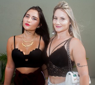 
<a style='margin-left: 5px;' class='btn btn-xs btn-social btn-facebook' href='https://www.facebook.com/sharer/sharer.php?u=https://www.galeramix.com.br/imagem/a68/800-800-90/conteudo/site_galerias/68/10-costelaco-do-jr-seco-48.jpg' rel='popup' data-width='500' data-height='400'><i class='fa fa-facebook'></i>Compartilhar <span class='hidden-xs'>no Facebook</span>
</a> 
<a class='btn btn-default btn-xs' target='_blank' href='imagem/a68/800-800-90/conteudo/site_galerias/68/10-costelaco-do-jr-seco-48.jpg'>
<span class='glyphicon glyphicon-cloud-download'></span> Salvar
</a>
