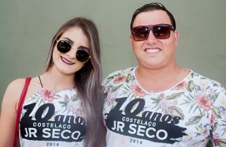 
<a style='margin-left: 5px;' class='btn btn-xs btn-social btn-facebook' href='https://www.facebook.com/sharer/sharer.php?u=https://www.galeramix.com.br/imagem/a68/800-800-90/conteudo/site_galerias/68/10-costelaco-do-jr-seco-60.jpg' rel='popup' data-width='500' data-height='400'><i class='fa fa-facebook'></i>Compartilhar <span class='hidden-xs'>no Facebook</span>
</a> 
<a class='btn btn-default btn-xs' target='_blank' href='imagem/a68/800-800-90/conteudo/site_galerias/68/10-costelaco-do-jr-seco-60.jpg'>
<span class='glyphicon glyphicon-cloud-download'></span> Salvar
</a>
