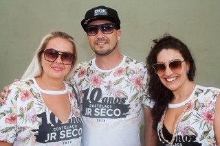 
<a style='margin-left: 5px;' class='btn btn-xs btn-social btn-facebook' href='https://www.facebook.com/sharer/sharer.php?u=https://www.galeramix.com.br/imagem/a68/800-800-90/conteudo/site_galerias/68/10-costelaco-do-jr-seco-62.jpg' rel='popup' data-width='500' data-height='400'><i class='fa fa-facebook'></i>Compartilhar <span class='hidden-xs'>no Facebook</span>
</a> 
<a class='btn btn-default btn-xs' target='_blank' href='imagem/a68/800-800-90/conteudo/site_galerias/68/10-costelaco-do-jr-seco-62.jpg'>
<span class='glyphicon glyphicon-cloud-download'></span> Salvar
</a>
