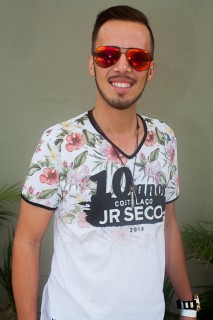 
<a style='margin-left: 5px;' class='btn btn-xs btn-social btn-facebook' href='https://www.facebook.com/sharer/sharer.php?u=https://www.galeramix.com.br/imagem/a68/800-800-90/conteudo/site_galerias/68/10-costelaco-do-jr-seco-67.jpg' rel='popup' data-width='500' data-height='400'><i class='fa fa-facebook'></i>Compartilhar <span class='hidden-xs'>no Facebook</span>
</a> 
<a class='btn btn-default btn-xs' target='_blank' href='imagem/a68/800-800-90/conteudo/site_galerias/68/10-costelaco-do-jr-seco-67.jpg'>
<span class='glyphicon glyphicon-cloud-download'></span> Salvar
</a>
