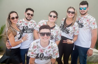 
<a style='margin-left: 5px;' class='btn btn-xs btn-social btn-facebook' href='https://www.facebook.com/sharer/sharer.php?u=https://www.galeramix.com.br/imagem/a68/800-800-90/conteudo/site_galerias/68/10-costelaco-do-jr-seco-7.jpg' rel='popup' data-width='500' data-height='400'><i class='fa fa-facebook'></i>Compartilhar <span class='hidden-xs'>no Facebook</span>
</a> 
<a class='btn btn-default btn-xs' target='_blank' href='imagem/a68/800-800-90/conteudo/site_galerias/68/10-costelaco-do-jr-seco-7.jpg'>
<span class='glyphicon glyphicon-cloud-download'></span> Salvar
</a>
