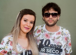 
<a style='margin-left: 5px;' class='btn btn-xs btn-social btn-facebook' href='https://www.facebook.com/sharer/sharer.php?u=https://www.galeramix.com.br/imagem/a68/800-800-90/conteudo/site_galerias/68/10-costelaco-do-jr-seco-70.jpg' rel='popup' data-width='500' data-height='400'><i class='fa fa-facebook'></i>Compartilhar <span class='hidden-xs'>no Facebook</span>
</a> 
<a class='btn btn-default btn-xs' target='_blank' href='imagem/a68/800-800-90/conteudo/site_galerias/68/10-costelaco-do-jr-seco-70.jpg'>
<span class='glyphicon glyphicon-cloud-download'></span> Salvar
</a>
