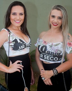 
<a style='margin-left: 5px;' class='btn btn-xs btn-social btn-facebook' href='https://www.facebook.com/sharer/sharer.php?u=https://www.galeramix.com.br/imagem/a68/800-800-90/conteudo/site_galerias/68/10-costelaco-do-jr-seco-75.jpg' rel='popup' data-width='500' data-height='400'><i class='fa fa-facebook'></i>Compartilhar <span class='hidden-xs'>no Facebook</span>
</a> 
<a class='btn btn-default btn-xs' target='_blank' href='imagem/a68/800-800-90/conteudo/site_galerias/68/10-costelaco-do-jr-seco-75.jpg'>
<span class='glyphicon glyphicon-cloud-download'></span> Salvar
</a>
