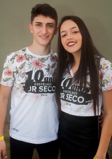 
<a style='margin-left: 5px;' class='btn btn-xs btn-social btn-facebook' href='https://www.facebook.com/sharer/sharer.php?u=https://www.galeramix.com.br/imagem/a68/800-800-90/conteudo/site_galerias/68/10-costelaco-do-jr-seco-77.jpg' rel='popup' data-width='500' data-height='400'><i class='fa fa-facebook'></i>Compartilhar <span class='hidden-xs'>no Facebook</span>
</a> 
<a class='btn btn-default btn-xs' target='_blank' href='imagem/a68/800-800-90/conteudo/site_galerias/68/10-costelaco-do-jr-seco-77.jpg'>
<span class='glyphicon glyphicon-cloud-download'></span> Salvar
</a>
