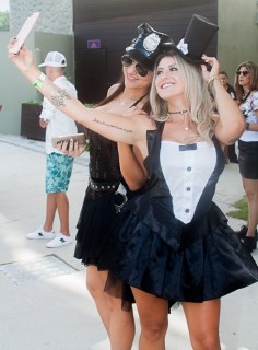 
<a style='margin-left: 5px;' class='btn btn-xs btn-social btn-facebook' href='https://www.facebook.com/sharer/sharer.php?u=https://www.galeramix.com.br/imagem/a68/800-800-90/conteudo/site_galerias/68/10-costelaco-do-jr-seco-84.jpg' rel='popup' data-width='500' data-height='400'><i class='fa fa-facebook'></i>Compartilhar <span class='hidden-xs'>no Facebook</span>
</a> 
<a class='btn btn-default btn-xs' target='_blank' href='imagem/a68/800-800-90/conteudo/site_galerias/68/10-costelaco-do-jr-seco-84.jpg'>
<span class='glyphicon glyphicon-cloud-download'></span> Salvar
</a>
