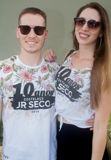 
<a style='margin-left: 5px;' class='btn btn-xs btn-social btn-facebook' href='https://www.facebook.com/sharer/sharer.php?u=https://www.galeramix.com.br/imagem/a68/800-800-90/conteudo/site_galerias/68/10-costelaco-do-jr-seco-91.jpg' rel='popup' data-width='500' data-height='400'><i class='fa fa-facebook'></i>Compartilhar <span class='hidden-xs'>no Facebook</span>
</a> 
<a class='btn btn-default btn-xs' target='_blank' href='imagem/a68/800-800-90/conteudo/site_galerias/68/10-costelaco-do-jr-seco-91.jpg'>
<span class='glyphicon glyphicon-cloud-download'></span> Salvar
</a>
