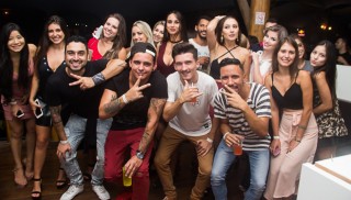 
                        <a style='margin-left: 5px;' class='btn btn-xs btn-social btn-facebook' href='https://www.facebook.com/sharer/sharer.php?u=https://www.galeramix.com.br/imagem/a69/800-800-90/conteudo/site_galerias/69/matheus-e-kauan-no-petry-galera-mix-100.jpg' rel='popup' data-width='500' data-height='400'><i class='fa fa-facebook'></i>Compartilhar <span class='hidden-xs'>no Facebook</span>
                    </a> 
                    <a class='btn btn-default btn-xs' target='_blank' href='imagem/a69/800-800-90/conteudo/site_galerias/69/matheus-e-kauan-no-petry-galera-mix-100.jpg'>
                        <span class='glyphicon glyphicon-cloud-download'></span> Salvar
                    </a>
                    